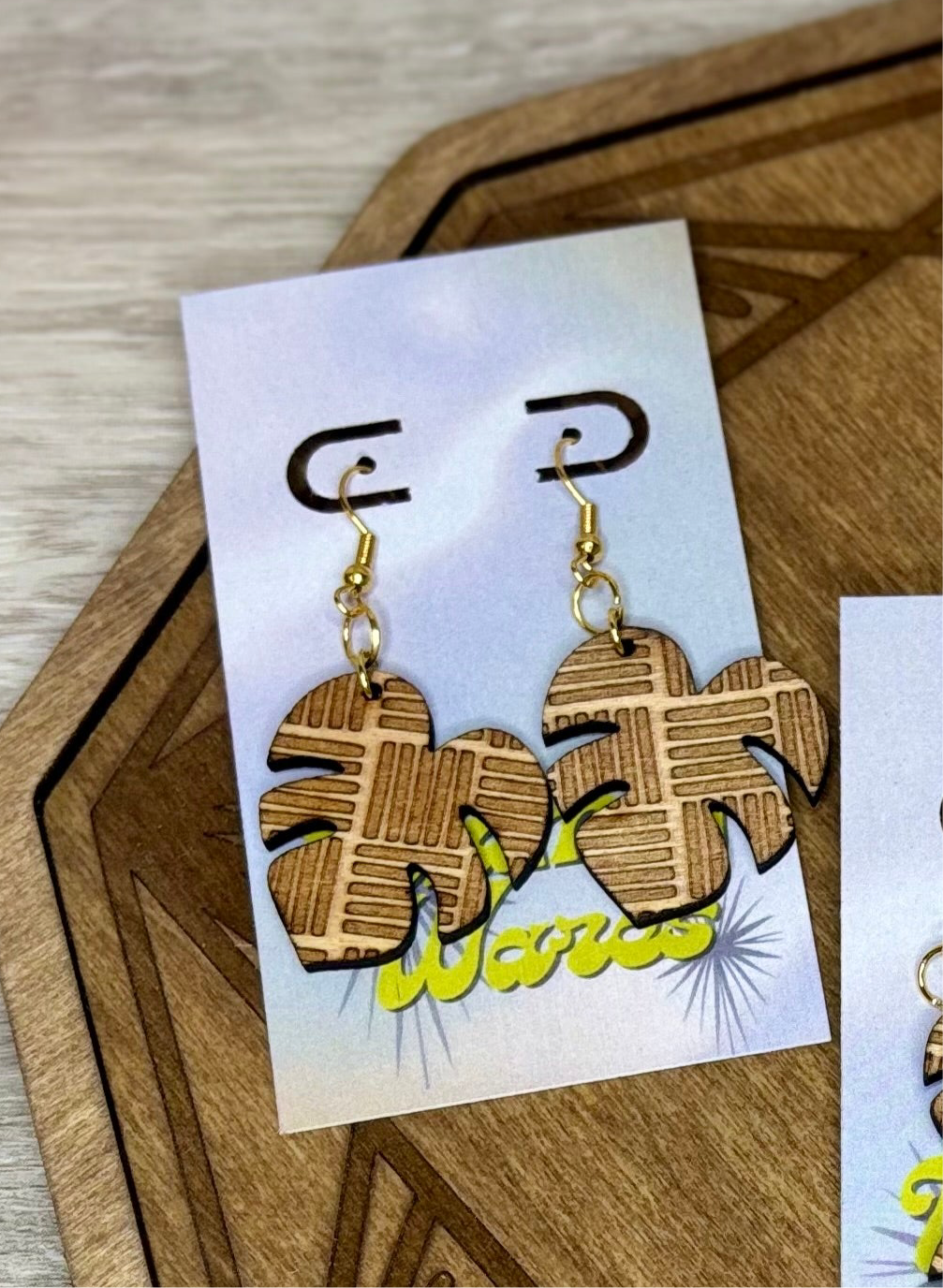 Engraved Chunky Lines Monstera Leaves - Natural Wood Earrings